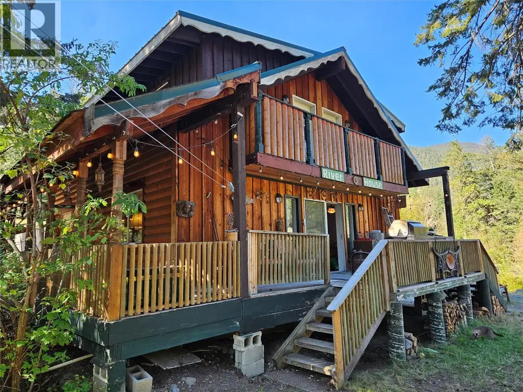 2920 Highway 3, Hedley